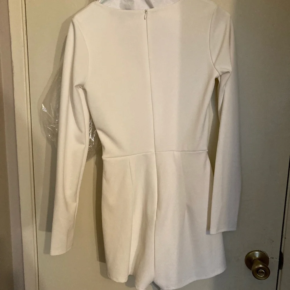 Lulus | Babe Heaven | White Romper | Small - Picture 2 of 4